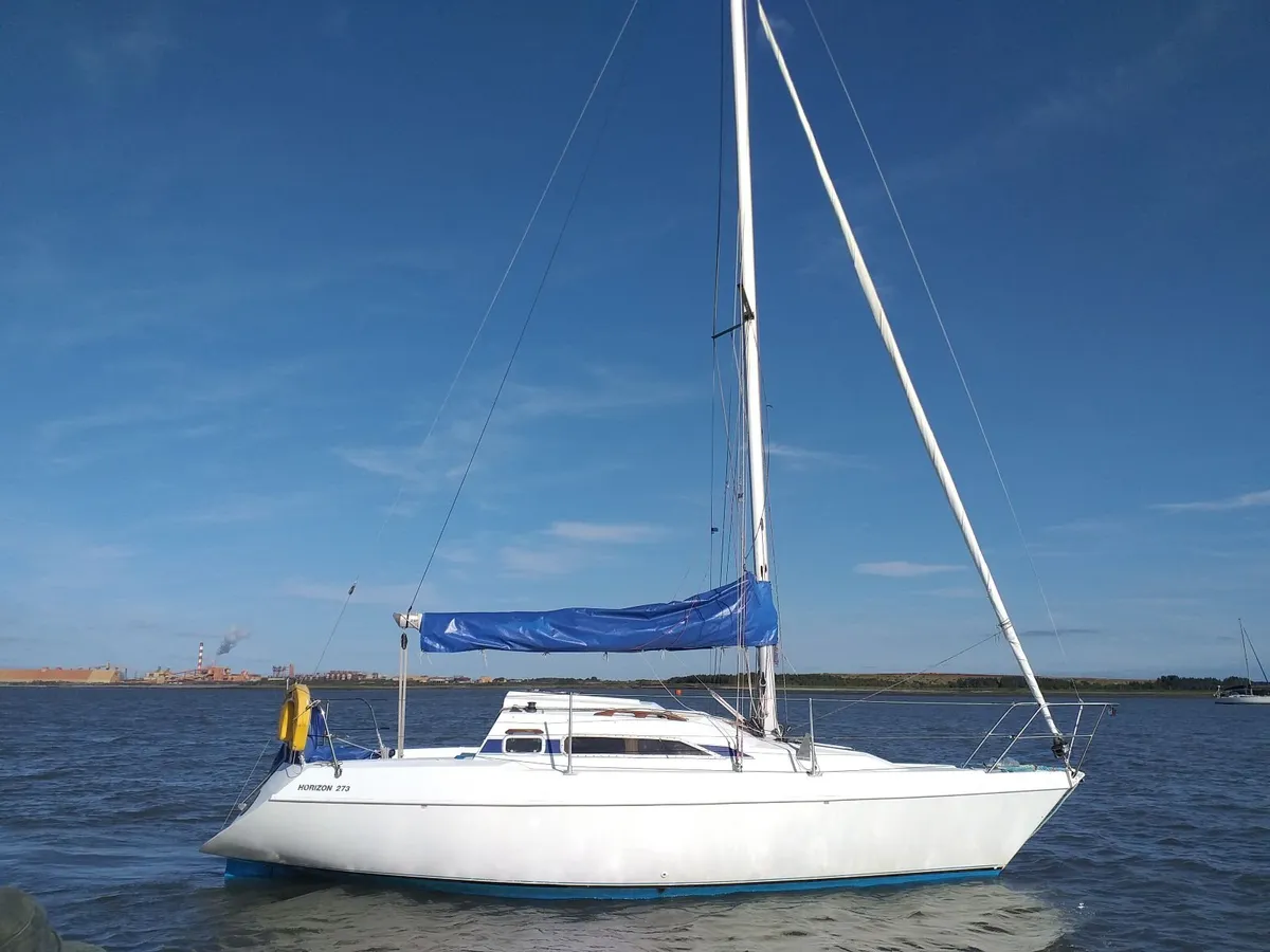 Boat- Hunter Horizon 27/3 - Image 2