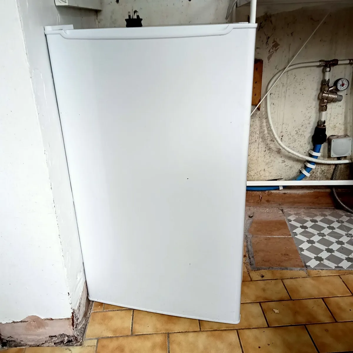 Fridge and freezer - Image 4