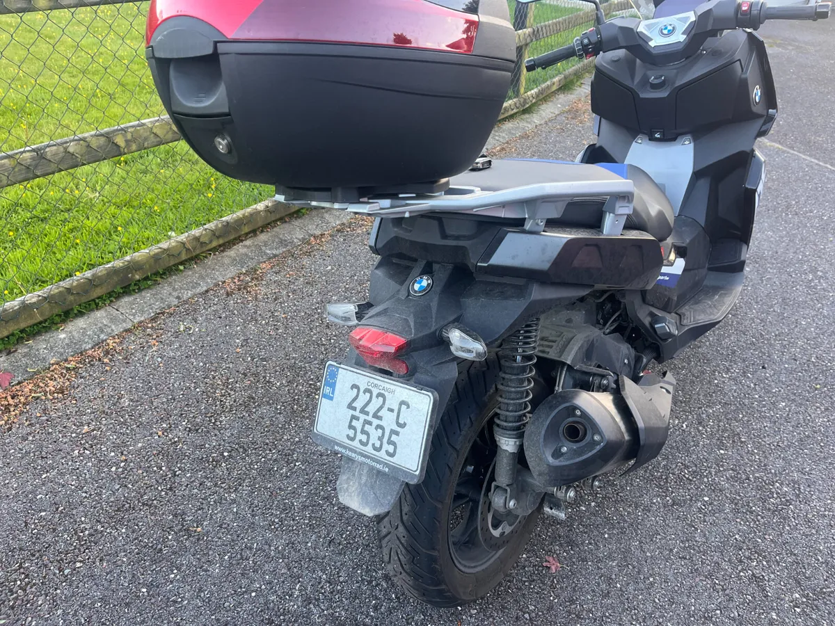 2022 BMW C 400 X - Image 2