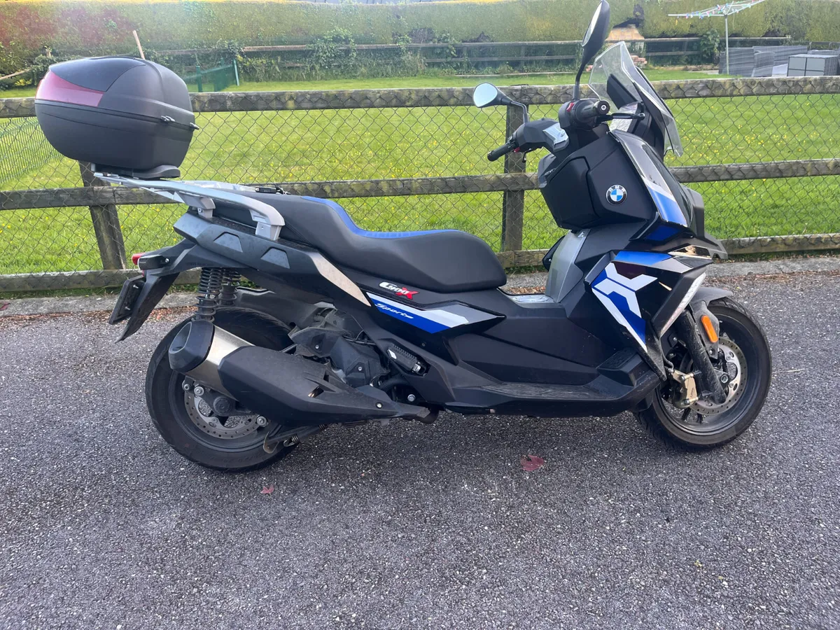 2022 BMW C 400 X - Image 1