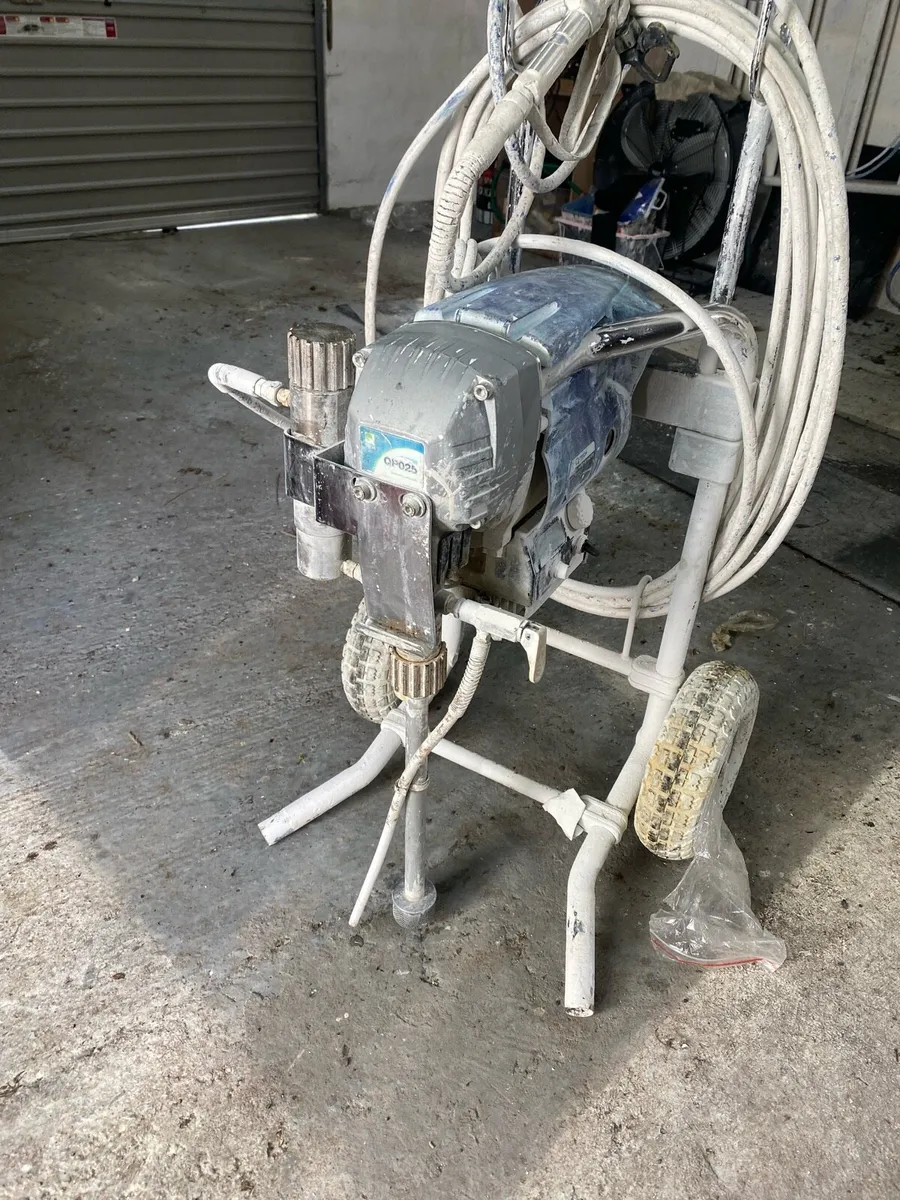 QTech paint sprayer - Image 1
