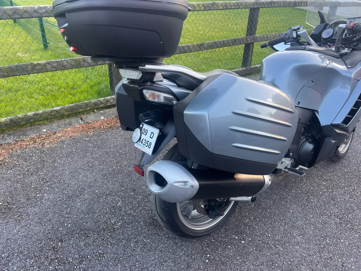 2009 Kawasaki GTR 1400 - Image 3