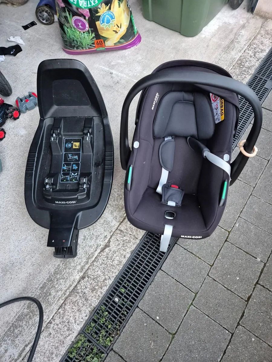 Baby car seat - Image 1