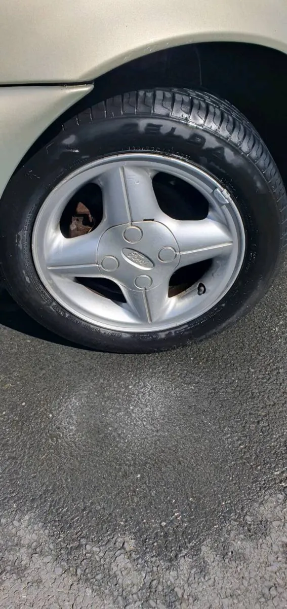 Ford fiesta - Image 4