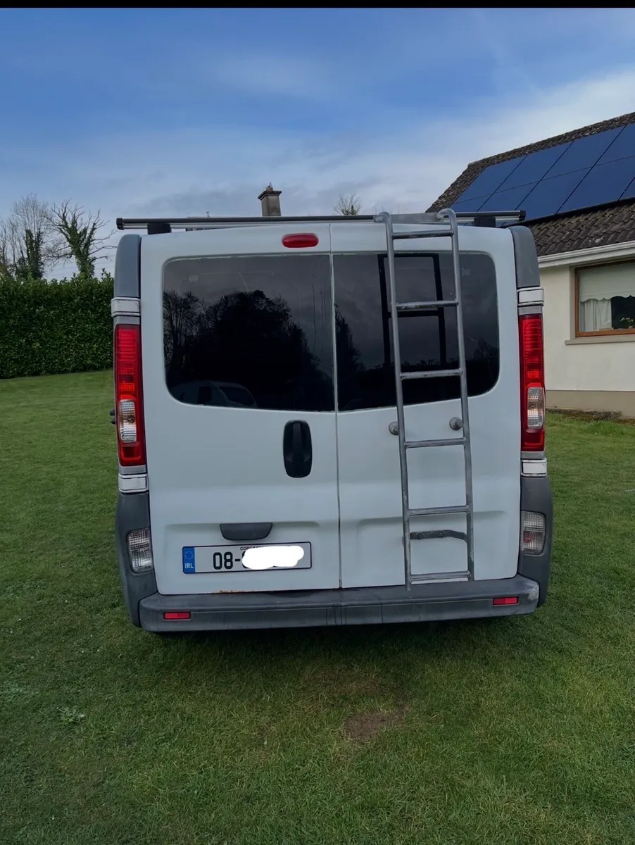 Renault Trafic Campervan - Image 2