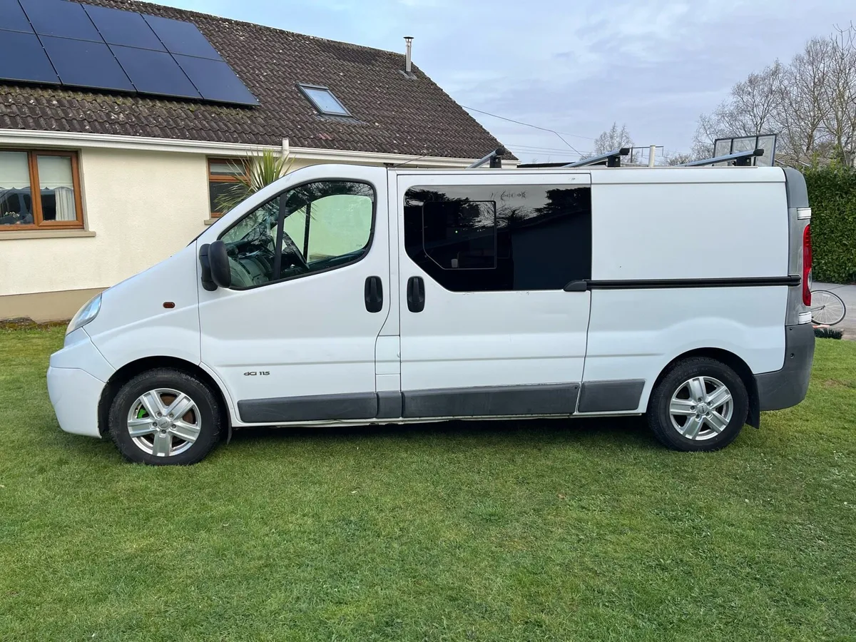 Renault Trafic Campervan - Image 4