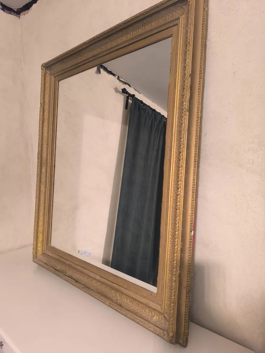 Large gold mirror - Image 1