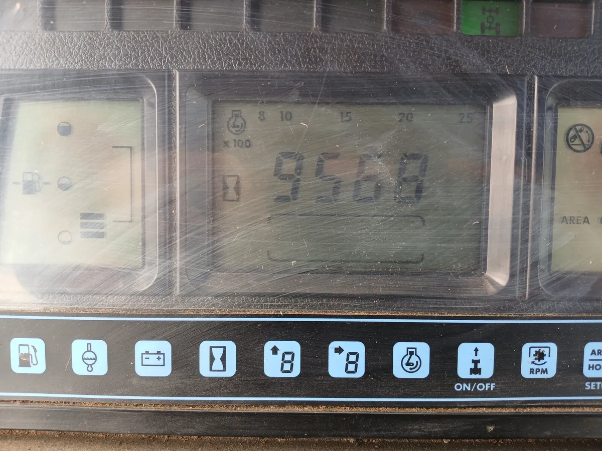 2004 New Holland TM120 - Image 3