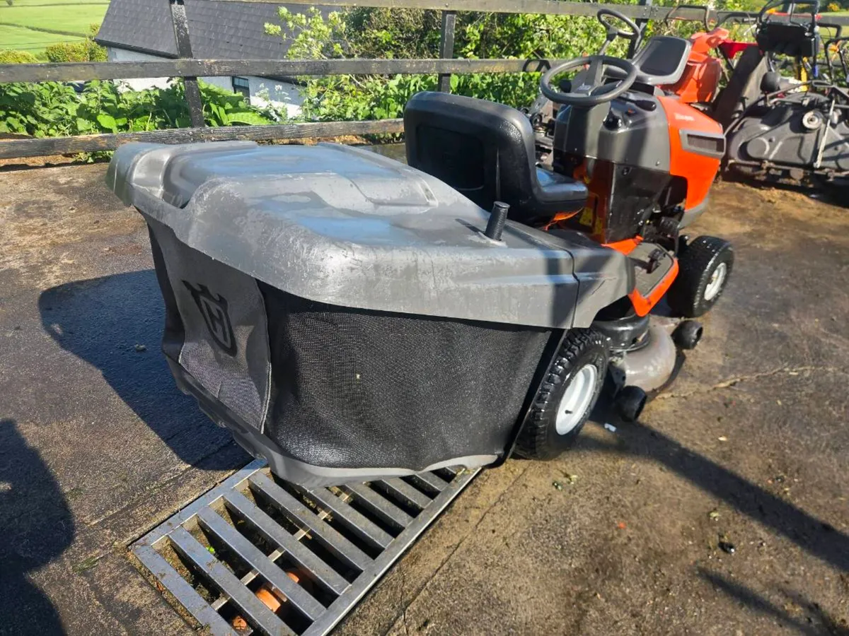 Husquvana lawnmower for sale - Image 4