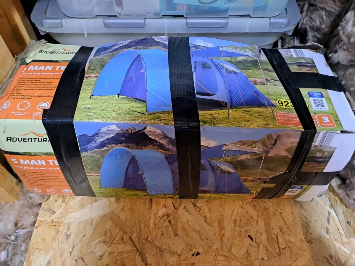 Tent and sleeping bags - Image 4