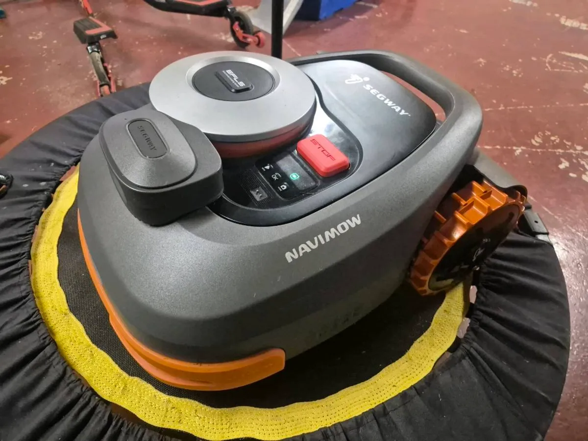 Segway Navimow 3000 - Image 1