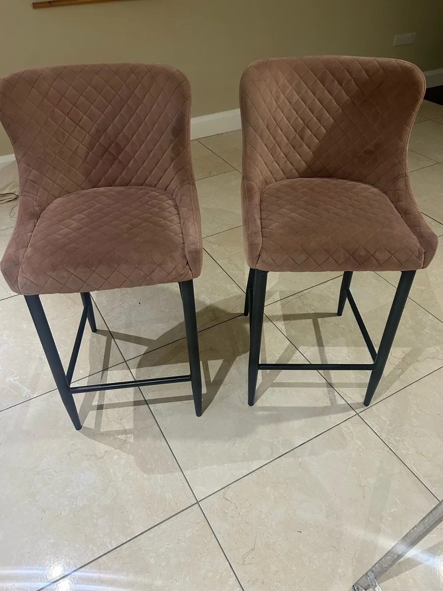 Ezliving Pink velvet Kitchen Counter Stools - Image 1