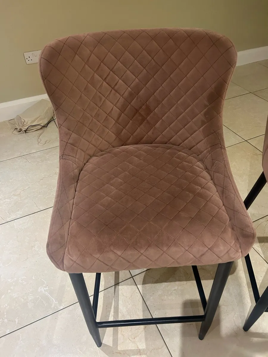Ezliving Pink velvet Kitchen Counter Stools - Image 2