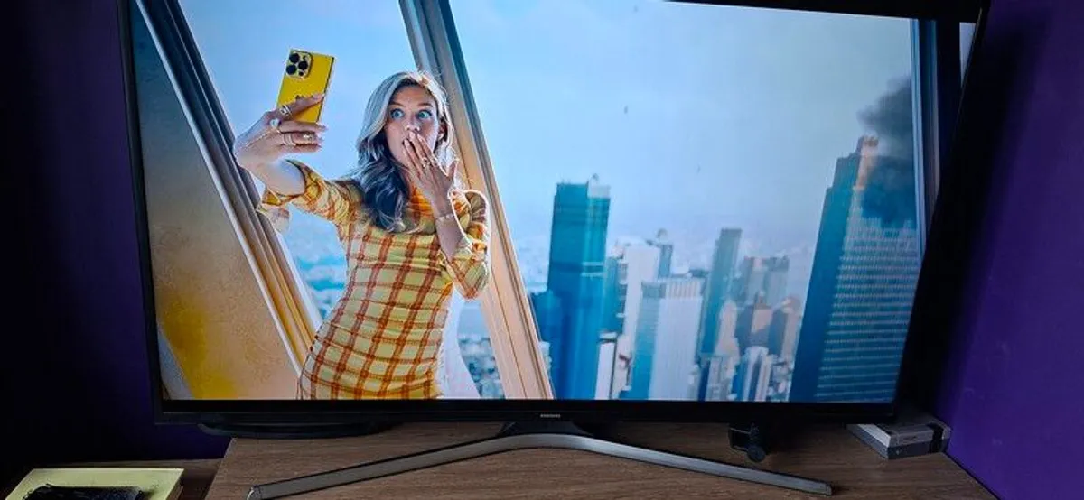 Samsung UE50 MU6120K 50" - Image 2