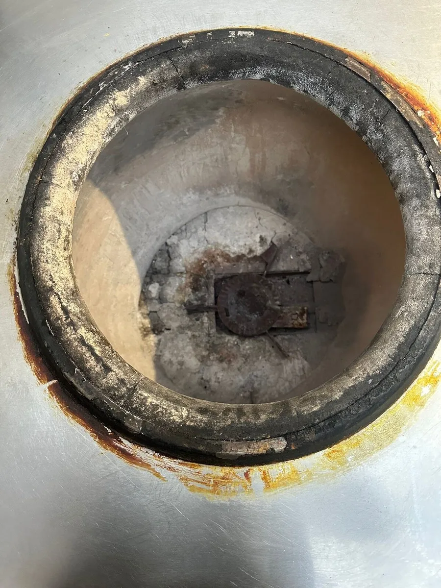 Tandoor/clay oven - Image 1