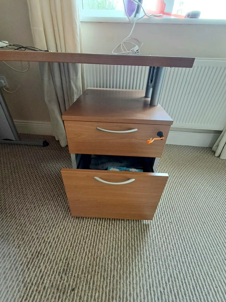 L-Shaped Corner Office Desk 160x160 - Image 3