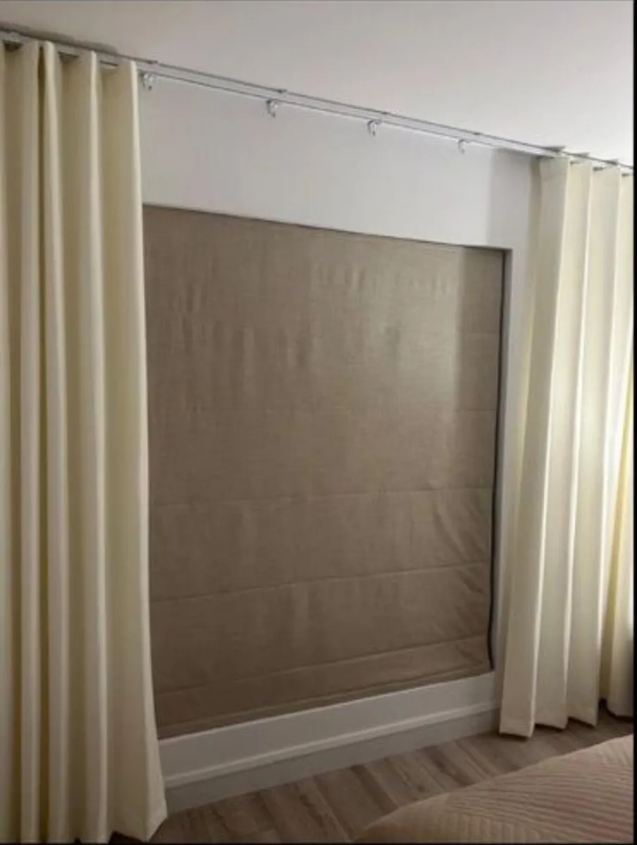 Blinds2Go Roman beige electric brand new - Image 1