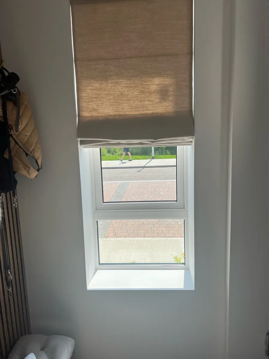 Blinds2Go Roman beige electric brand new - Image 4