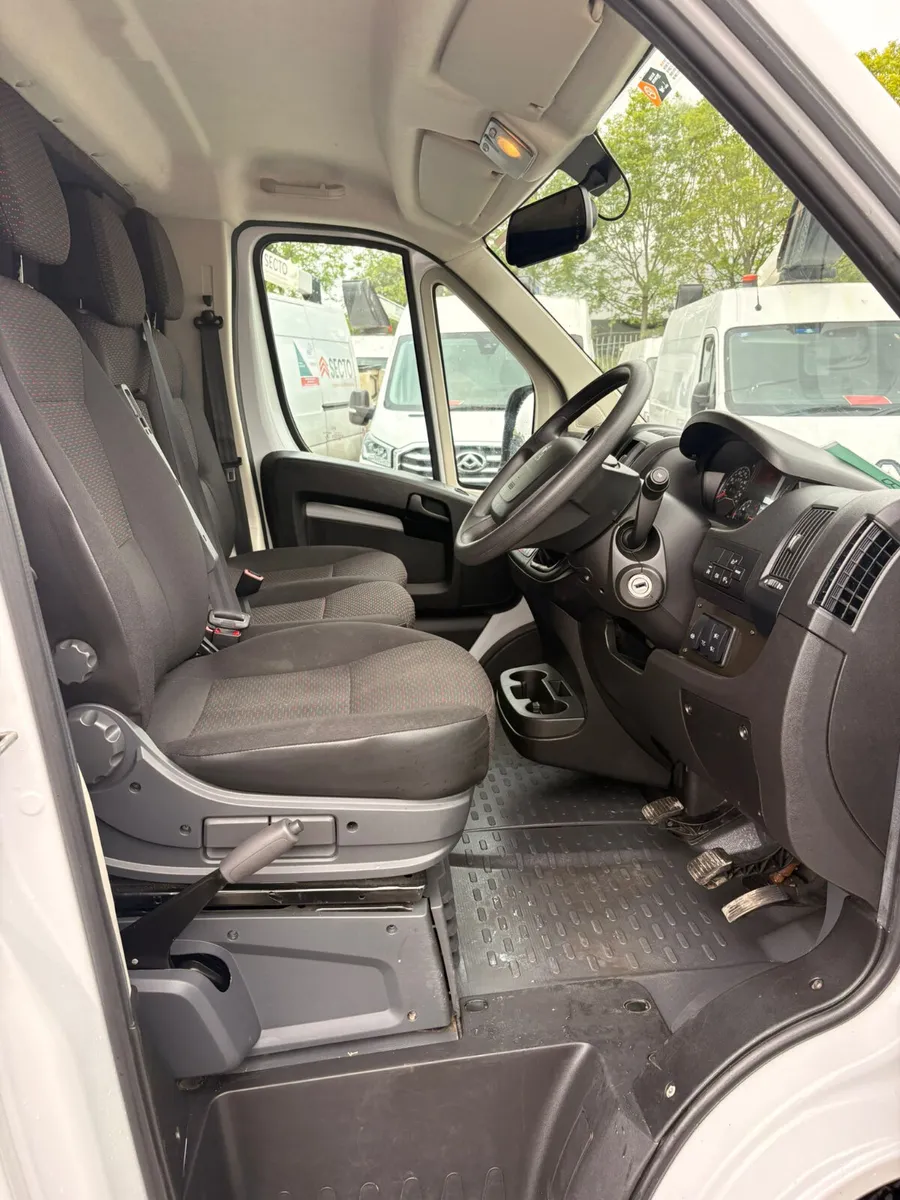 2 Stall HorseBox - Image 4