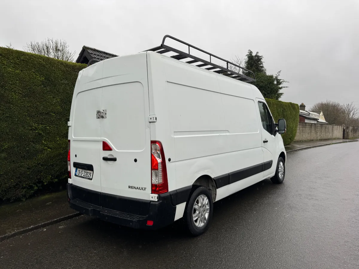 Renault Master cvrt 11/26 ( Aircon ) - Image 2