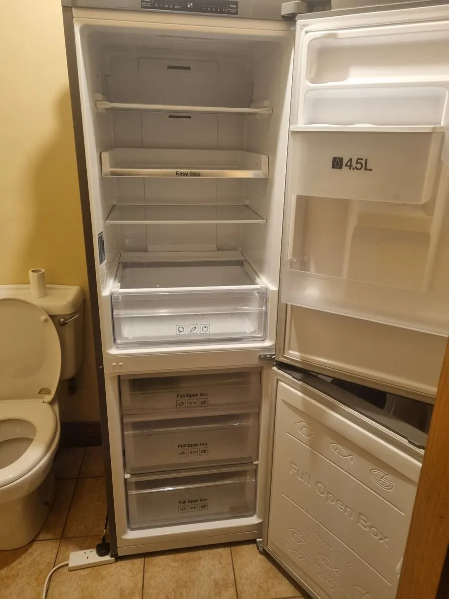 Fridge freezer - Image 2
