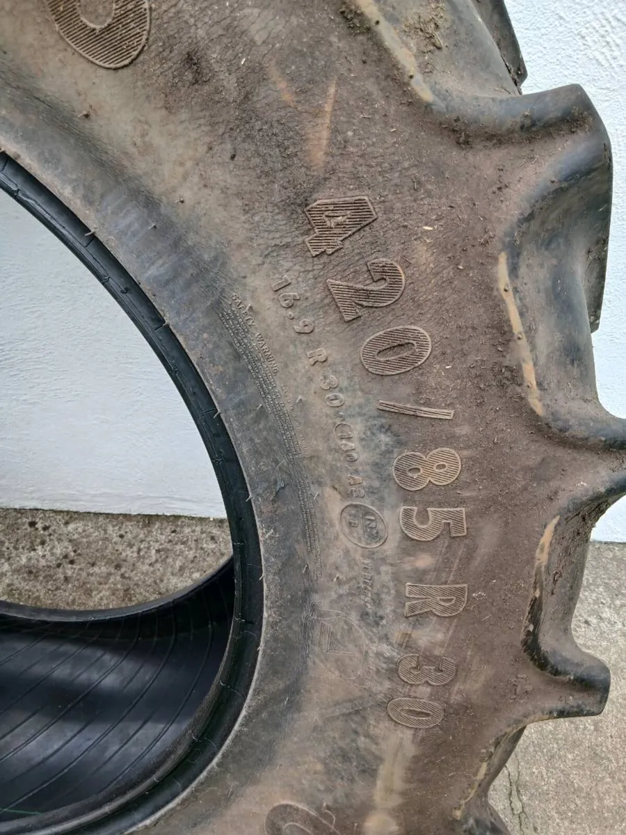 16.9/R30 Tractor Tyre for Sale - Image 3