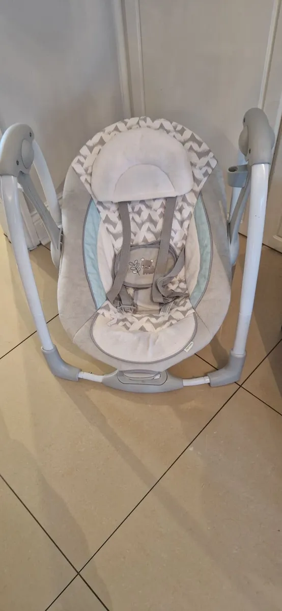 Baby swing