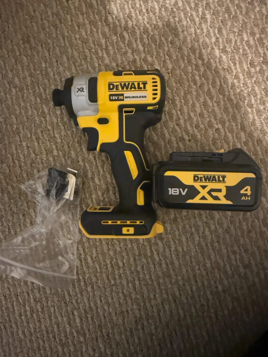 DeWalt DCF887 18v XR Brushless impact Driver+4.0AH - Image 1