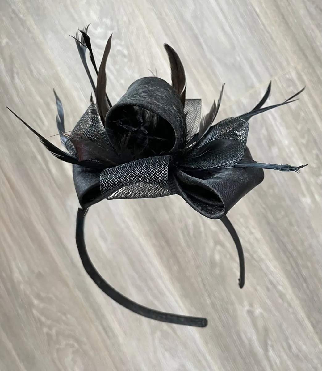 Black feather fascinator headband - One Size - Image 2