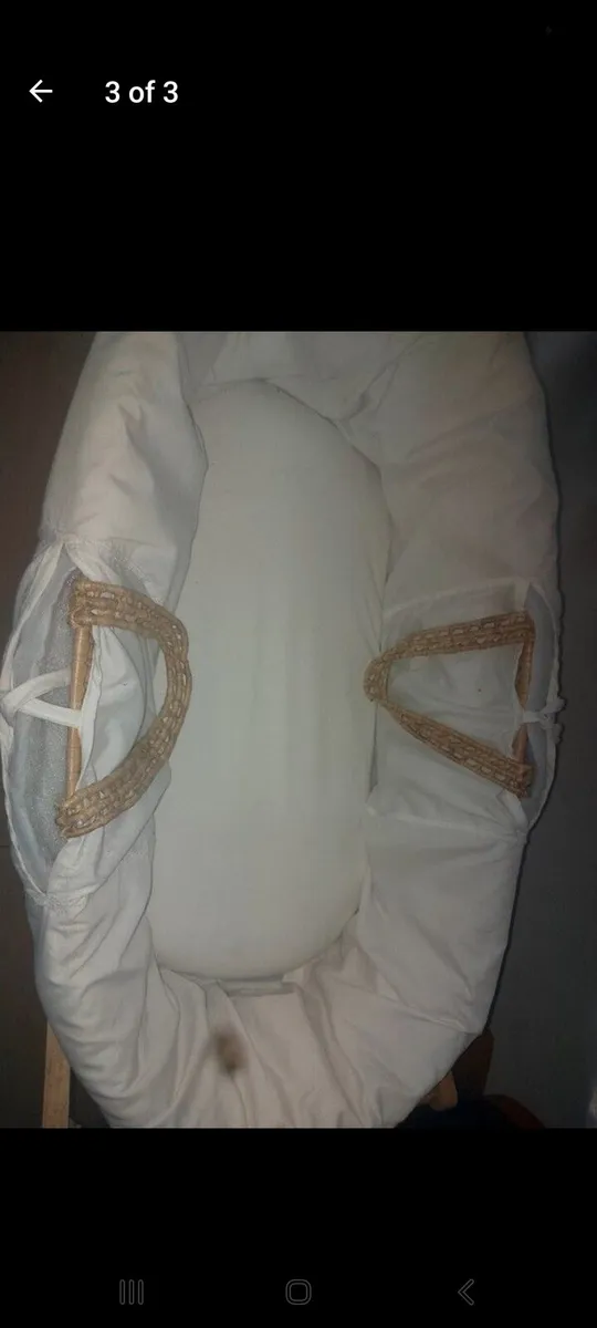 Moses basket with stands - Image 4