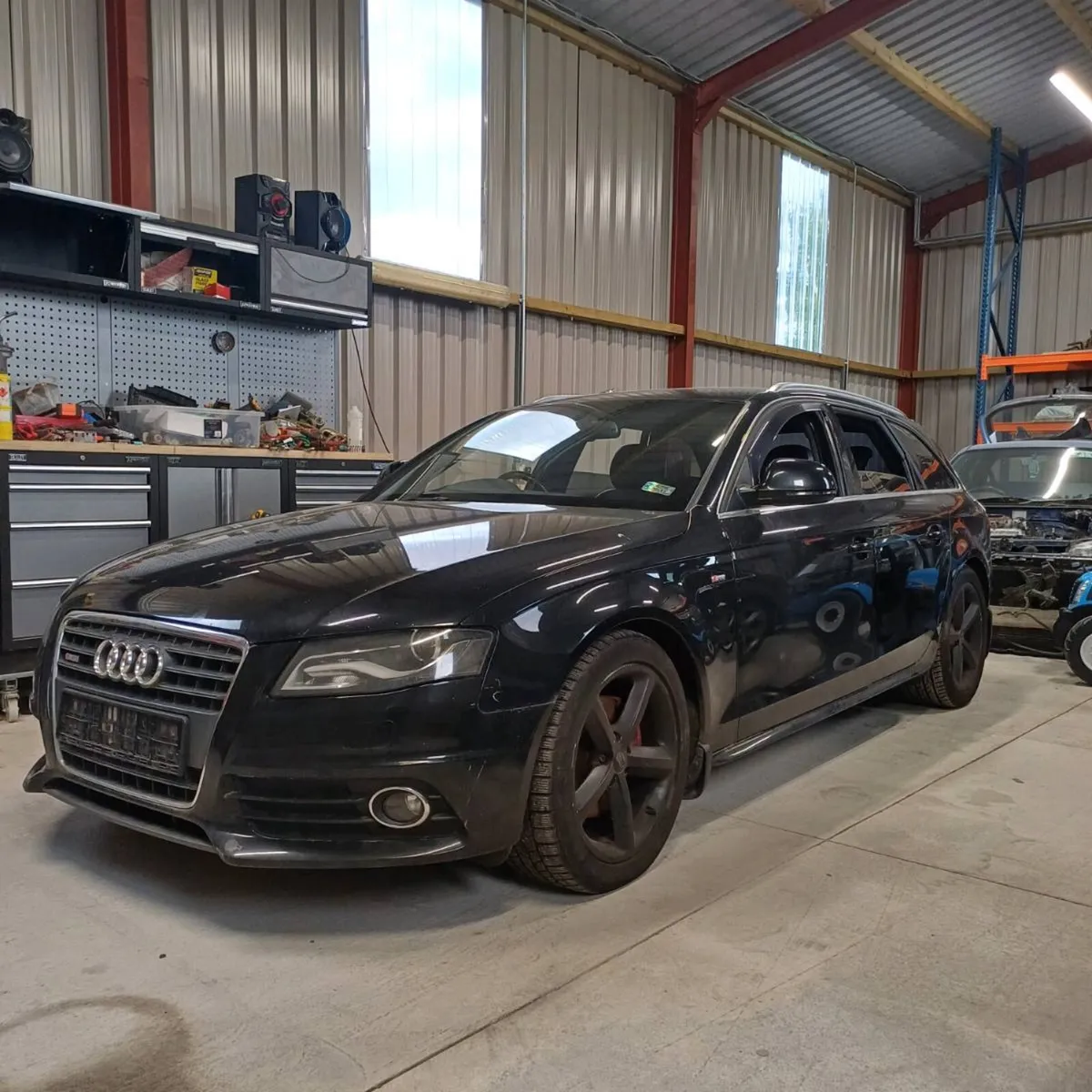 A4 b8 sline avant 170bhp Breaking - Image 1