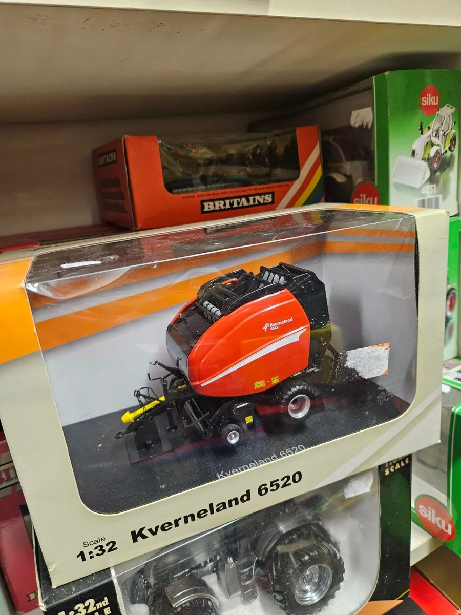 Britain's Universal Hobbies Baler - Image 1