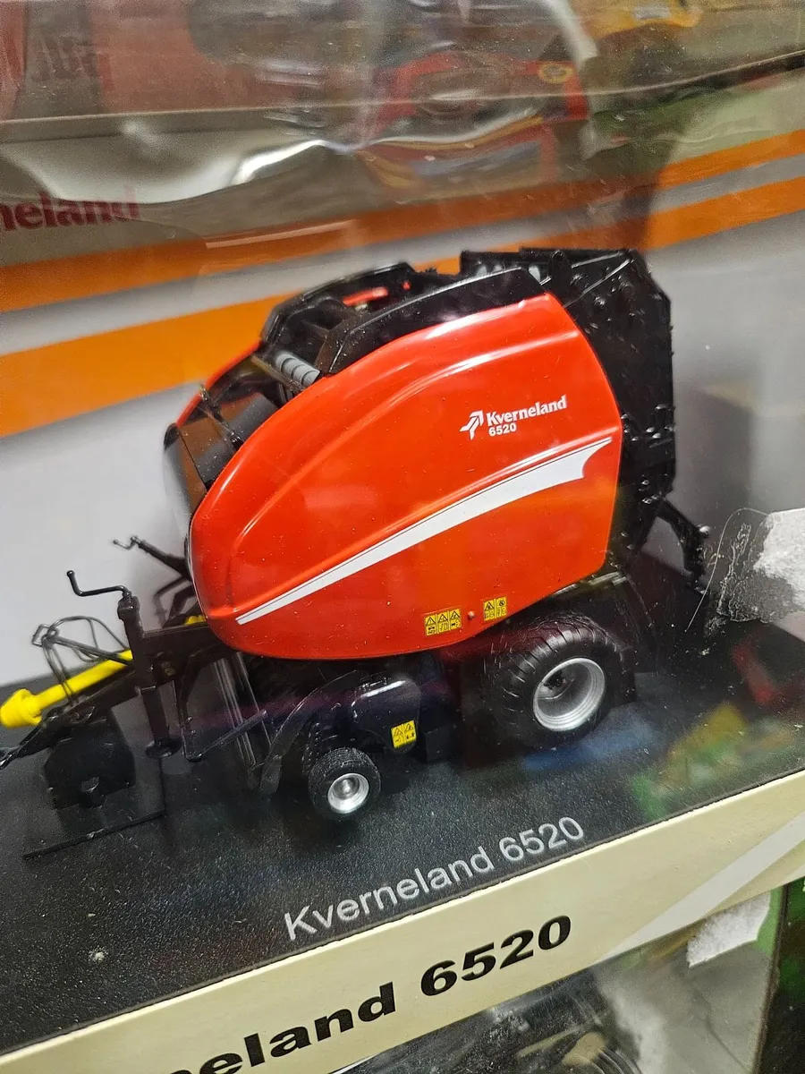Britain's Universal Hobbies Baler - Image 2