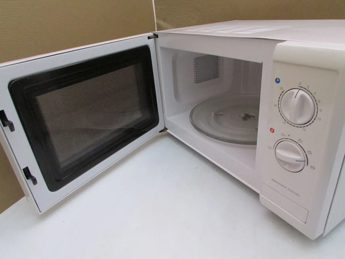 Kenwood Microwave - Image 3