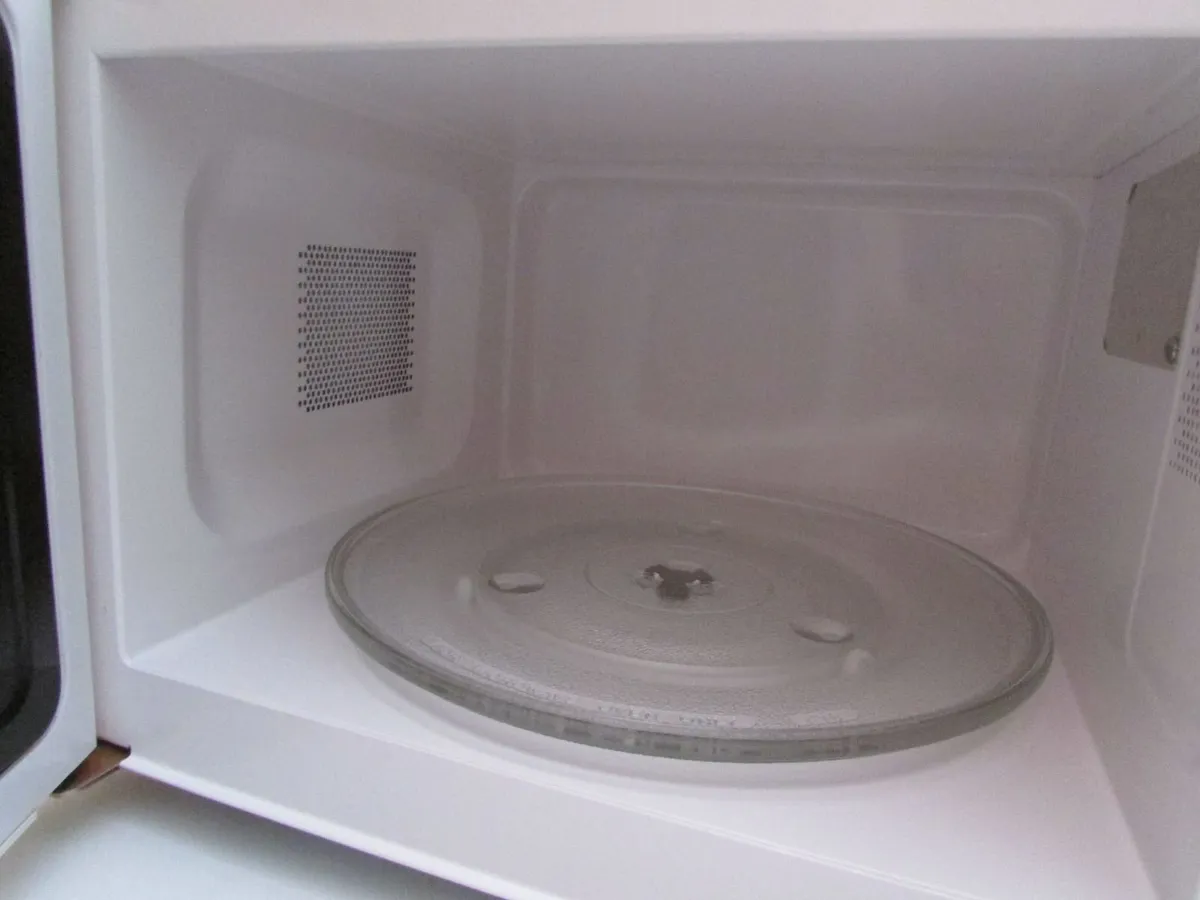 Kenwood Microwave - Image 4