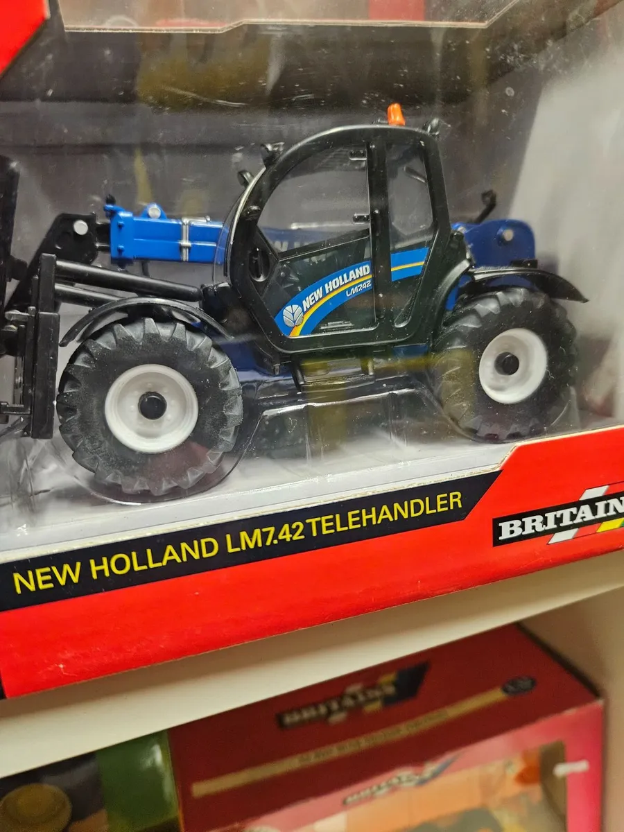 Britain's New Holland Loader - Image 2