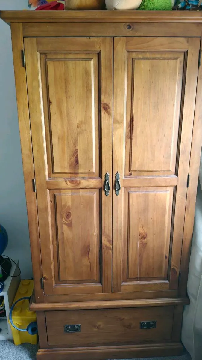 Bedroom furniture set - Image 2