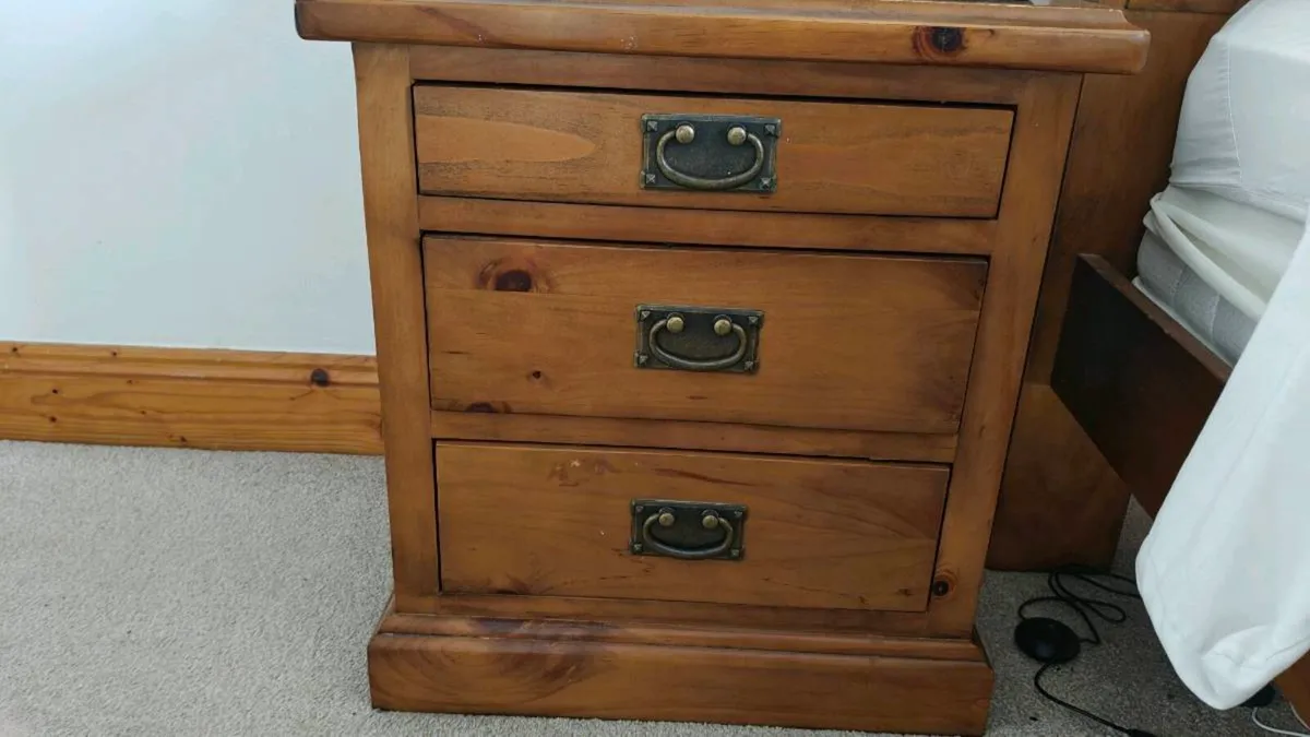 Bedroom furniture set - Image 3