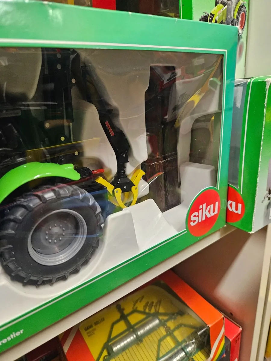 Britain's Siku Deutz Forestry Tractor - Image 3