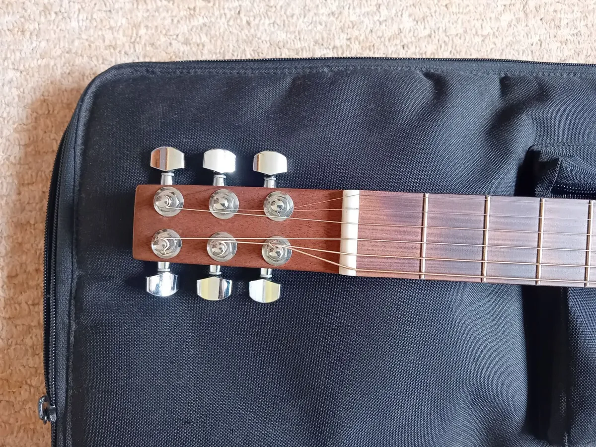 Martin backpacker Guitar - Image 4
