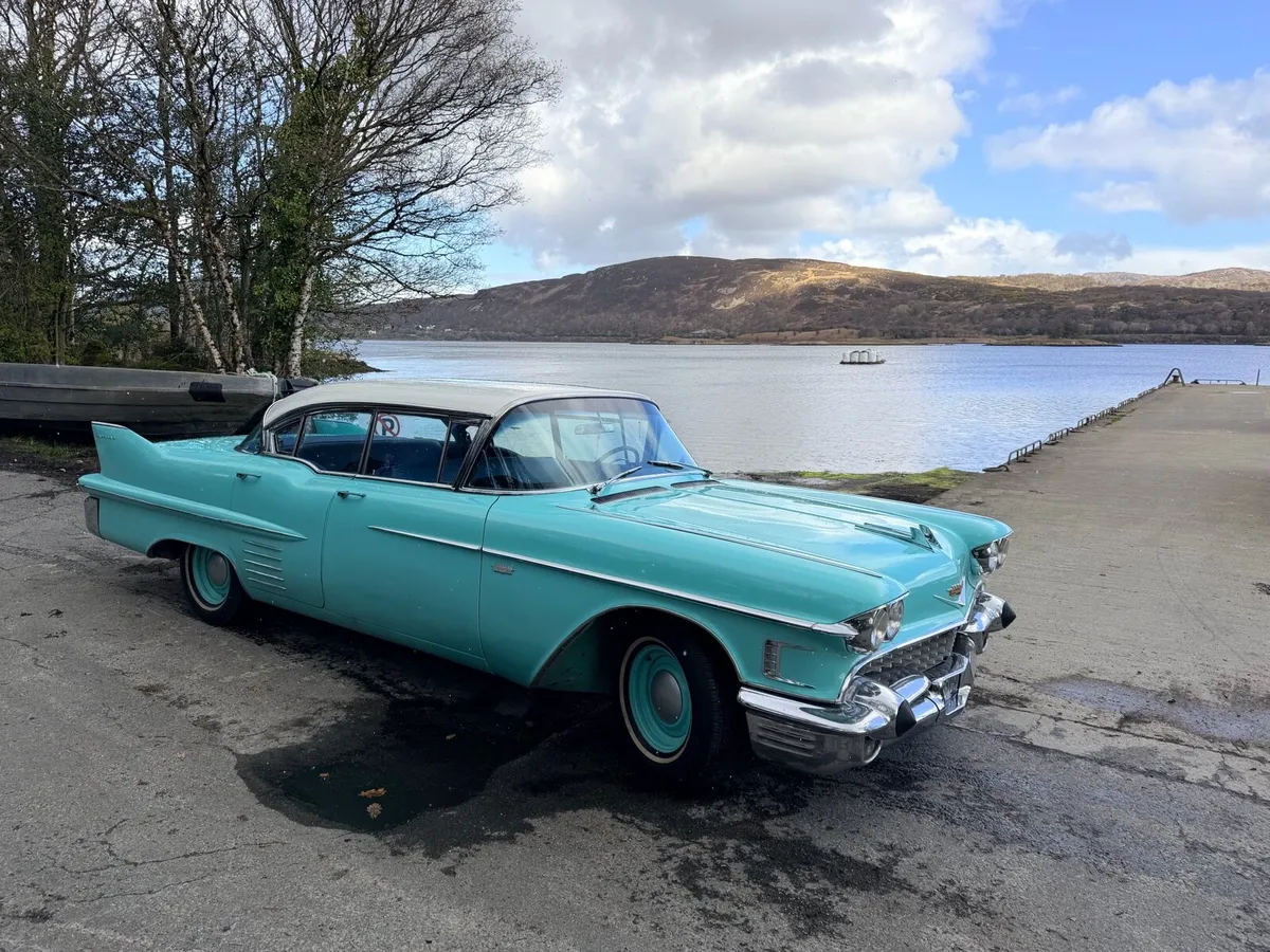 Cadillac 62 series sedan 1958 - Image 1
