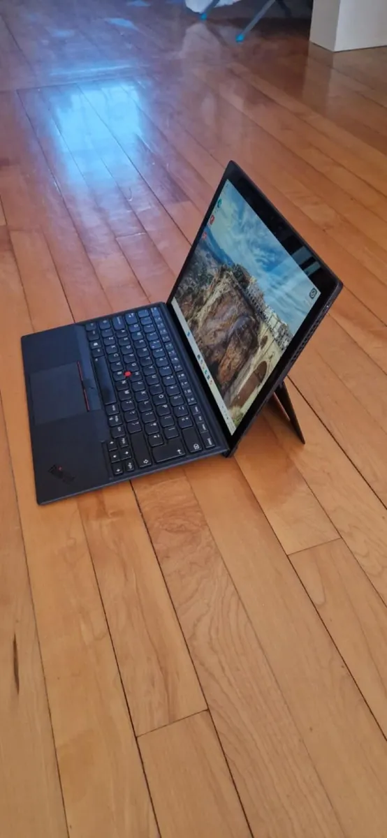 Lenovo Pro series 2k/16GB RAM / i7 Detachable - Image 2