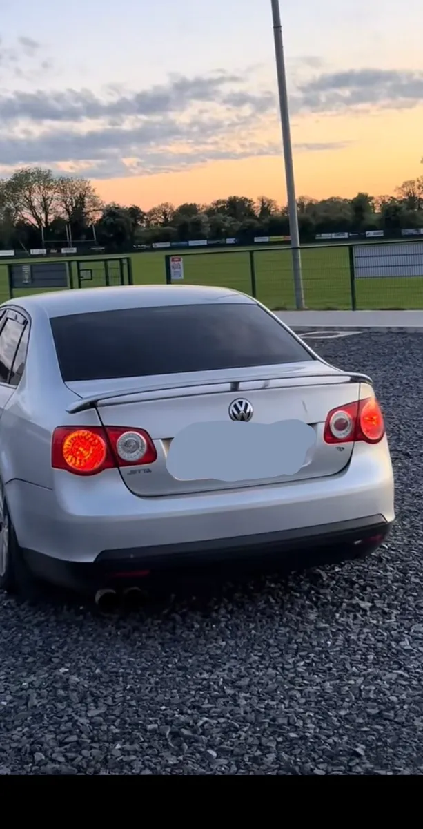 Mk5 jetta 3legged spoiler !WANTED!