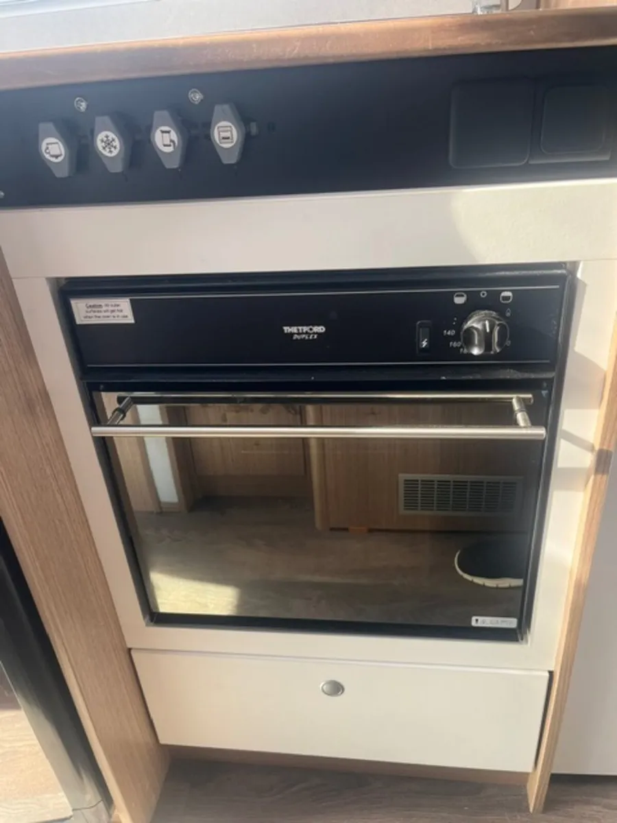 2021 Carado T135 Special Edition Motorhome - Image 4