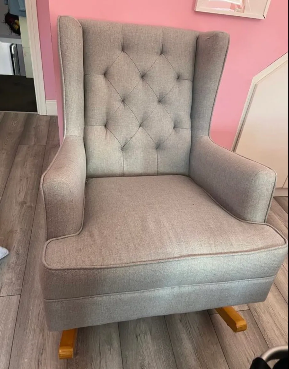 Nursery rocking chair - Image 1