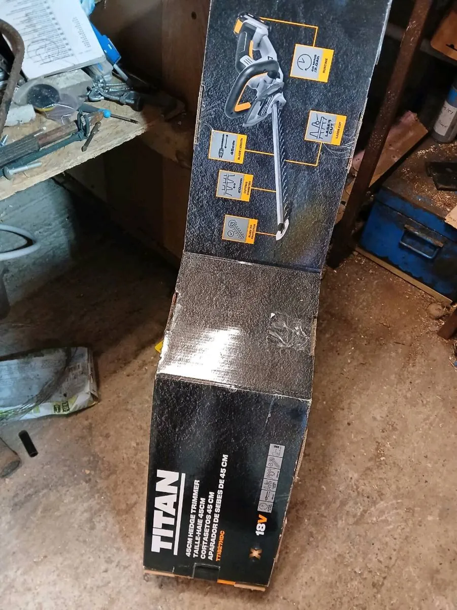 Titan battery hedge trimmers - Image 2