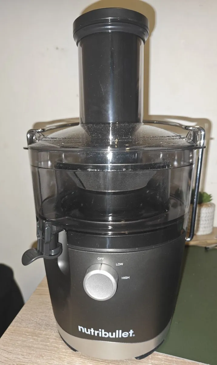 Nutribullet 800W Centrifugal Juicer - Image 1