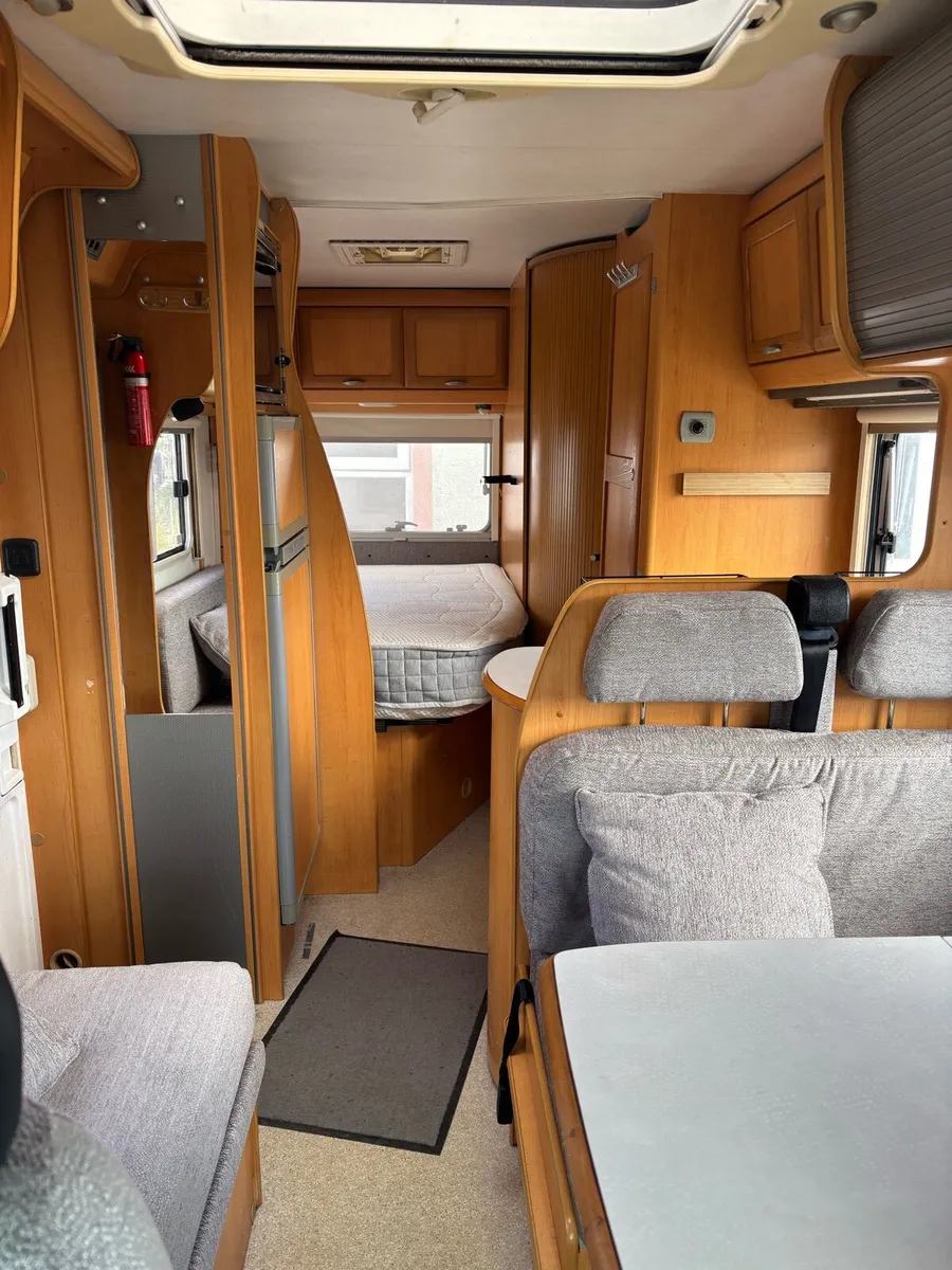 Camper van - Image 3