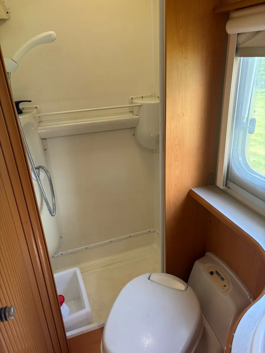 Camper van - Image 4