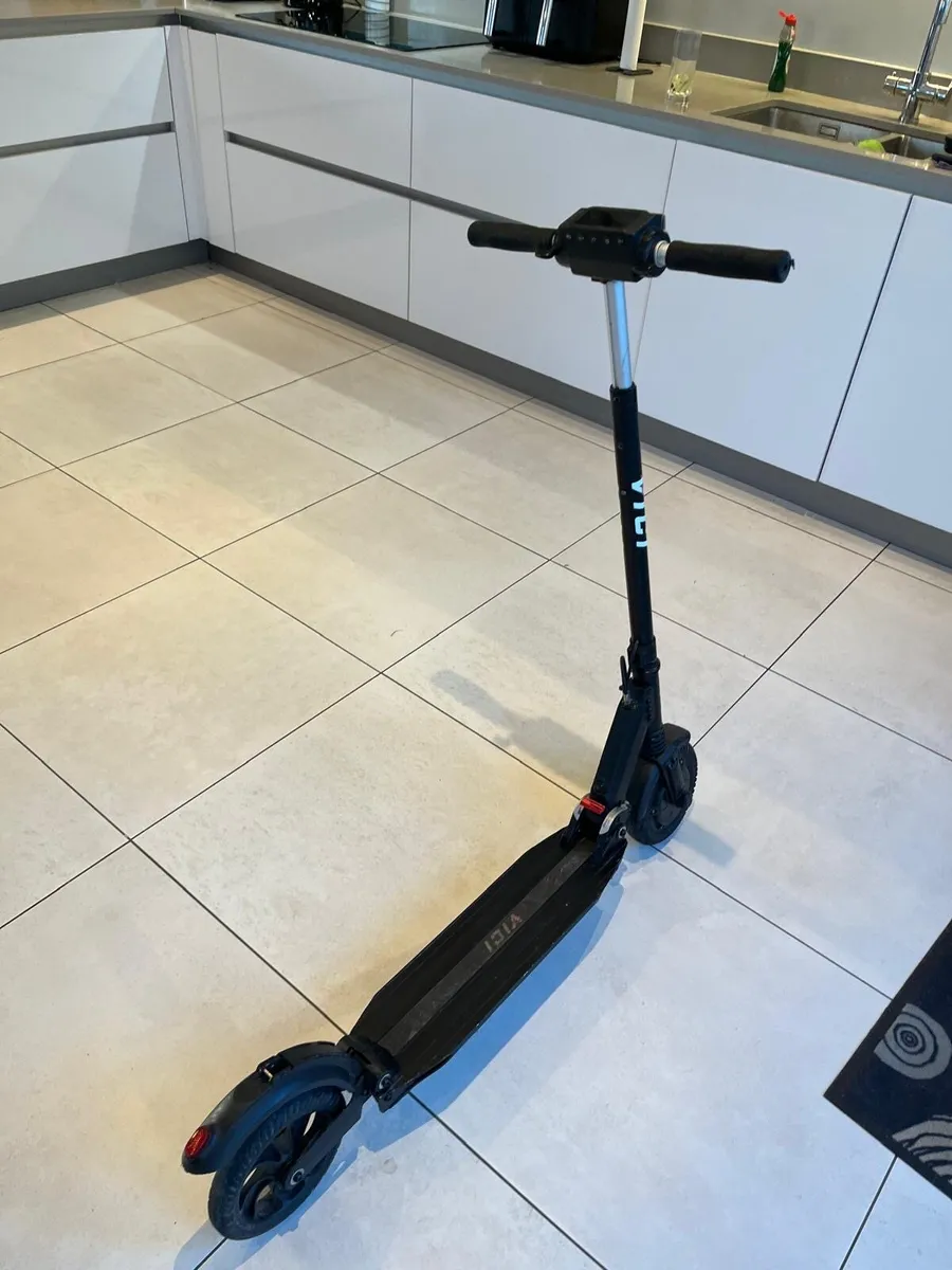 Electric scooter - Image 2